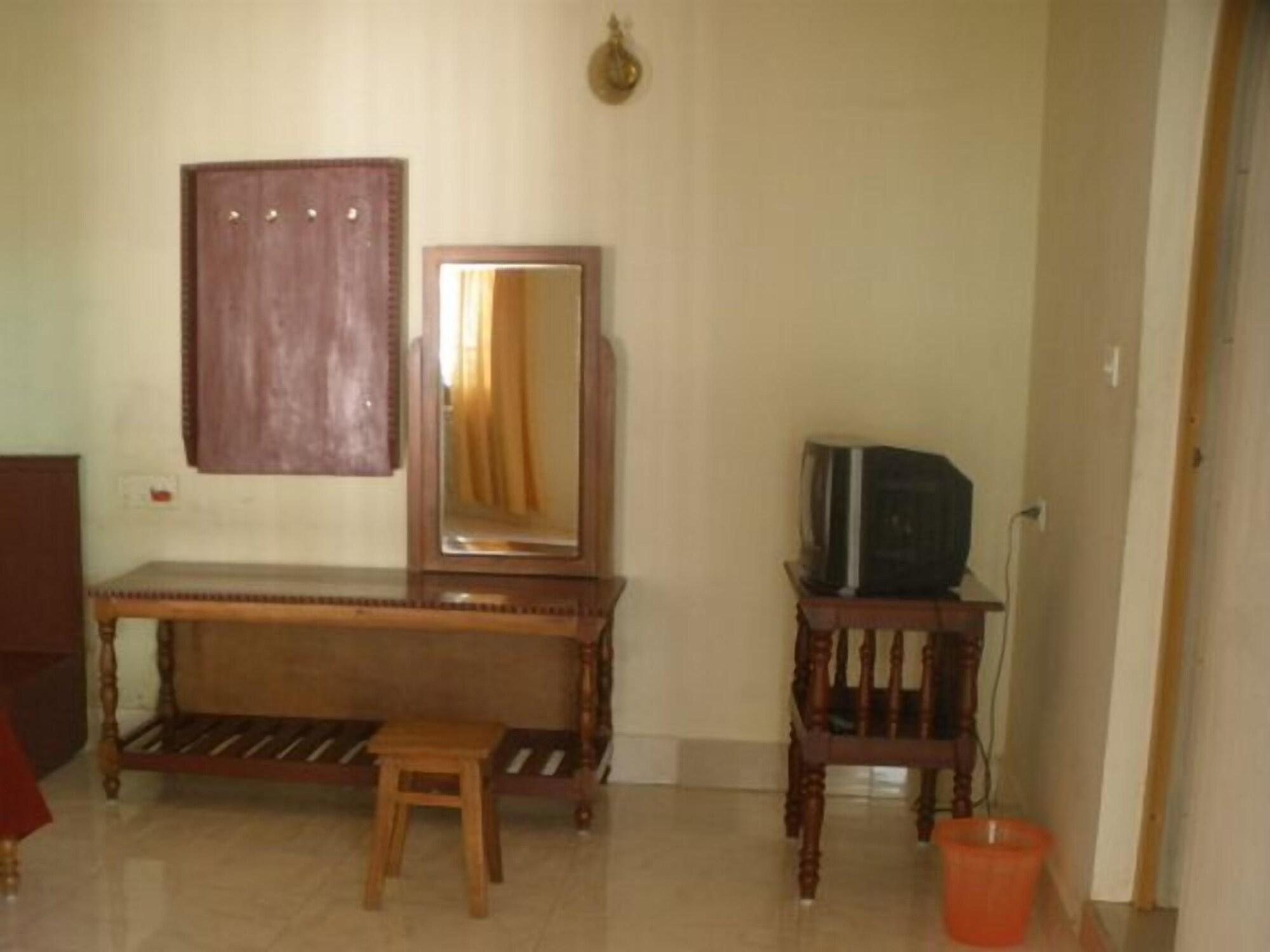 Jungle Palace Homestay Thekkady Bagian luar foto