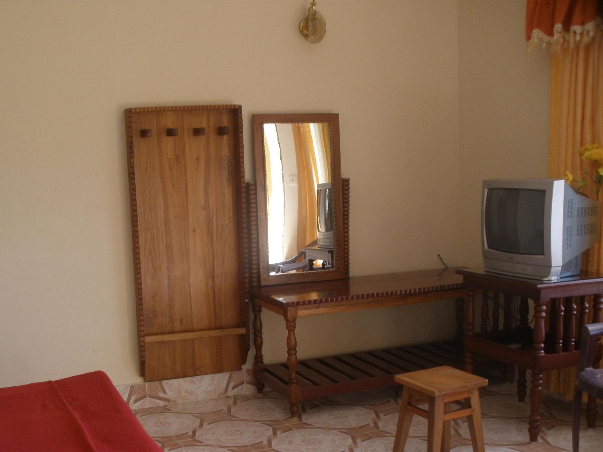 Jungle Palace Homestay Thekkady Bagian luar foto