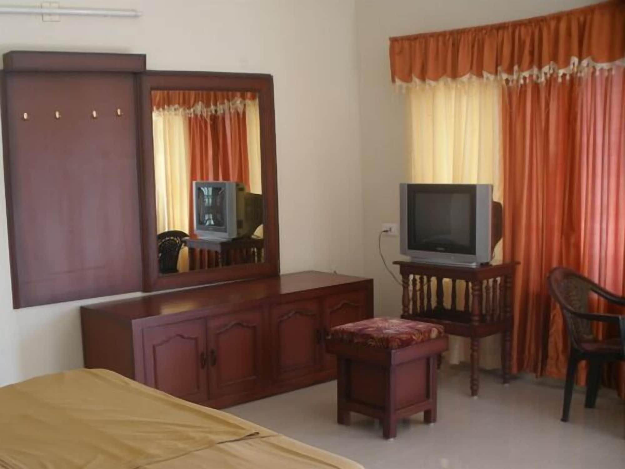 Jungle Palace Homestay Thekkady Bagian luar foto