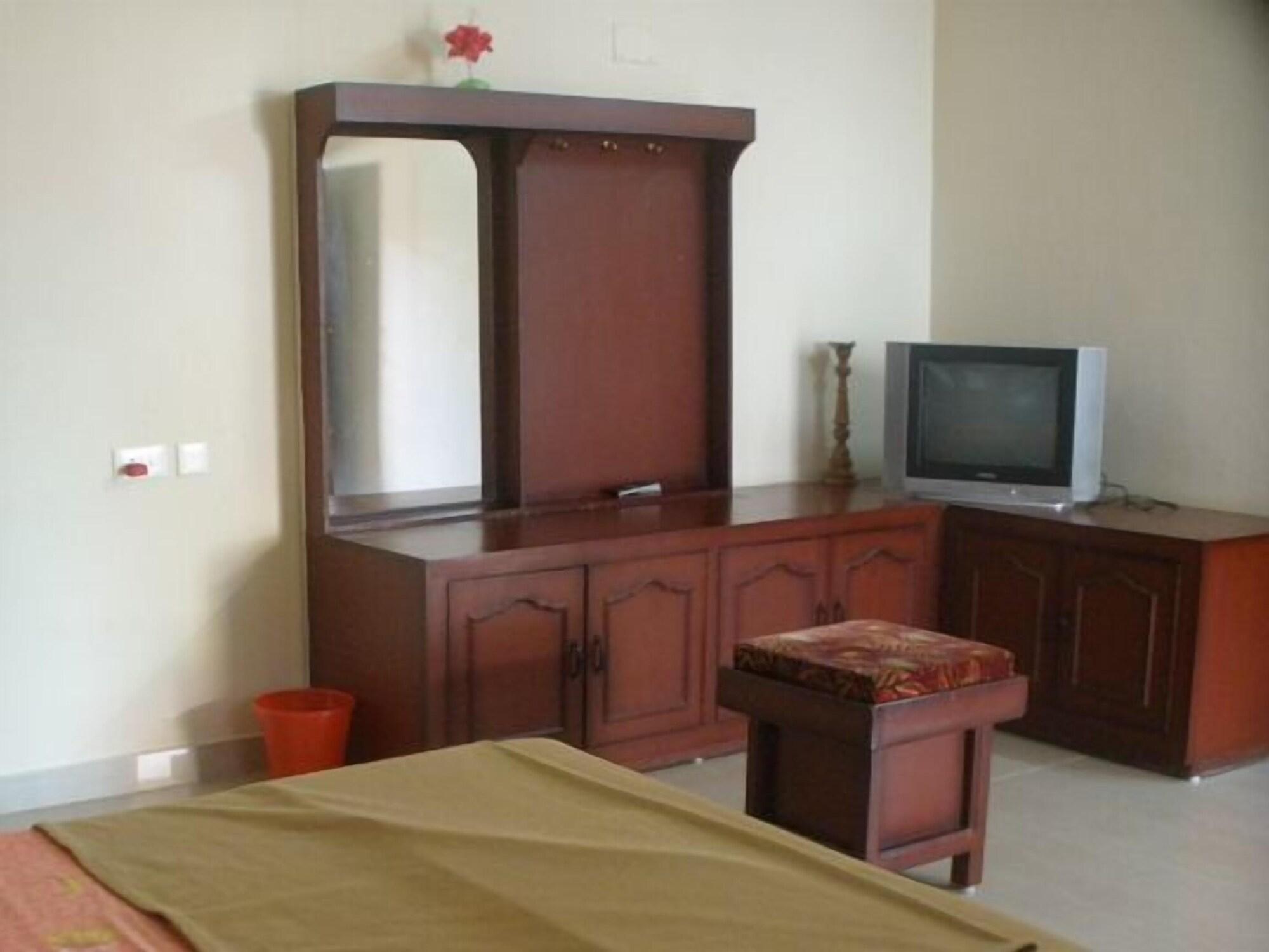 Jungle Palace Homestay Thekkady Bagian luar foto