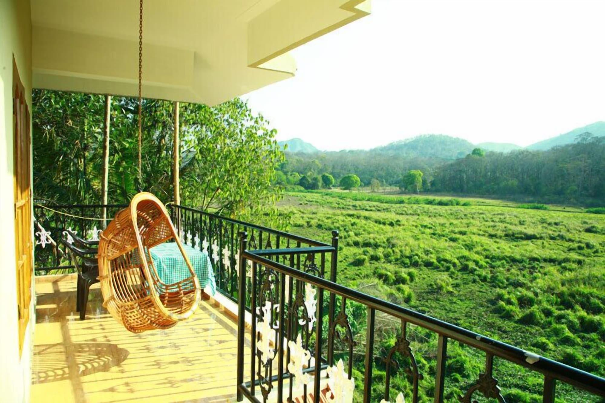 Jungle Palace Homestay Thekkady Bagian luar foto