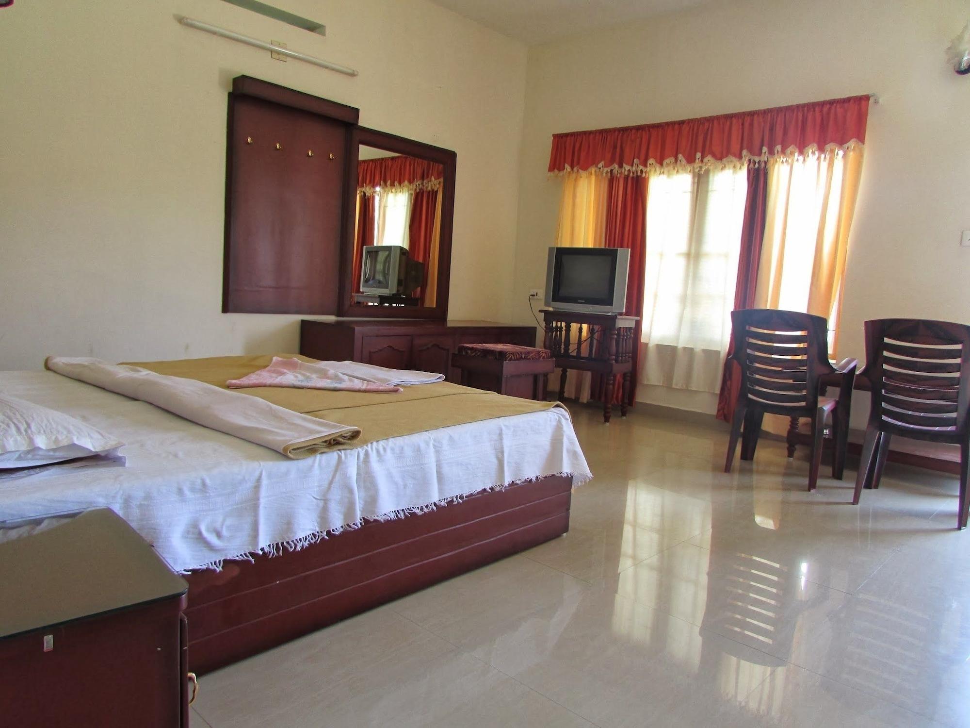 Jungle Palace Homestay Thekkady Bagian luar foto