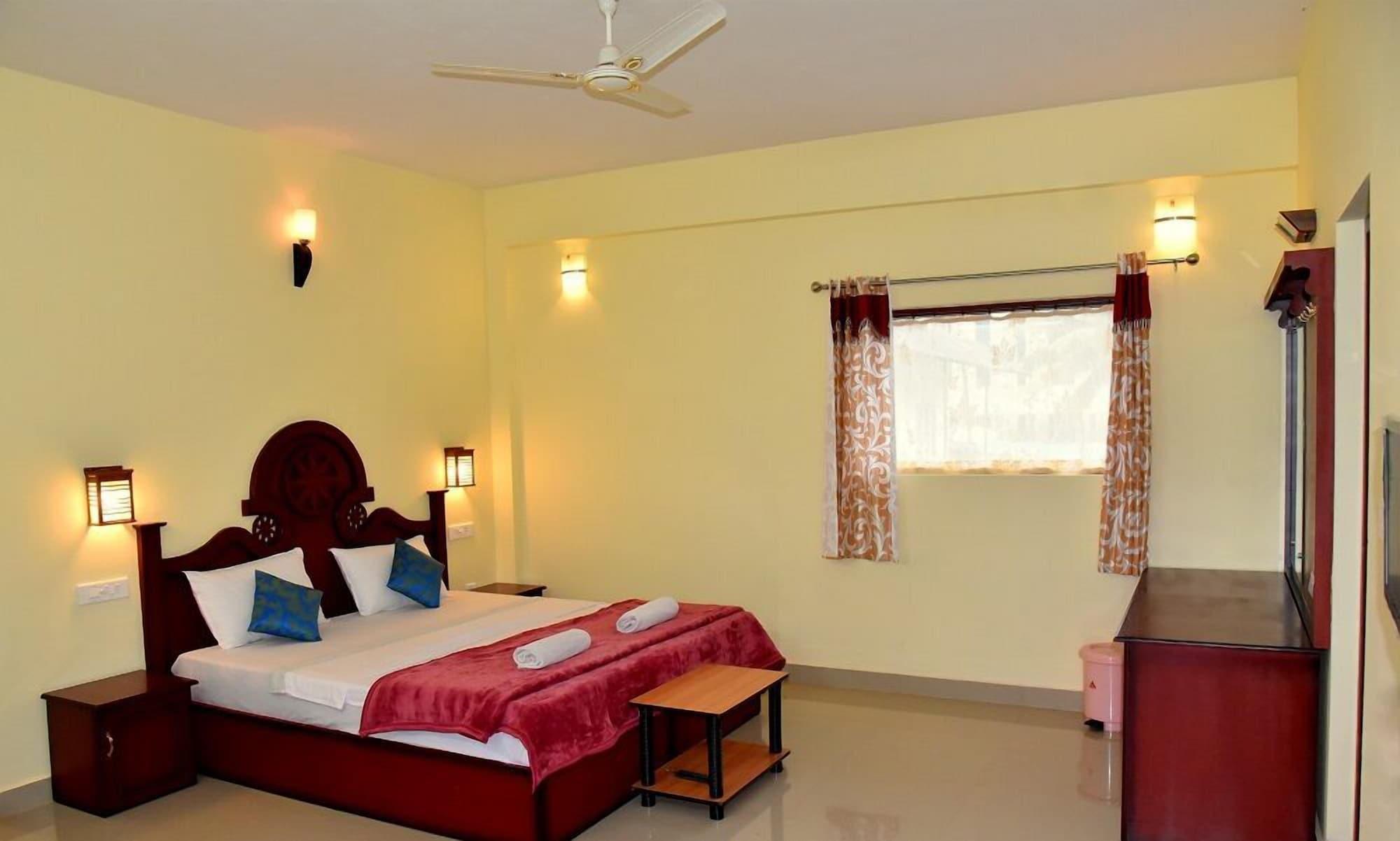 Jungle Palace Homestay Thekkady Bagian luar foto