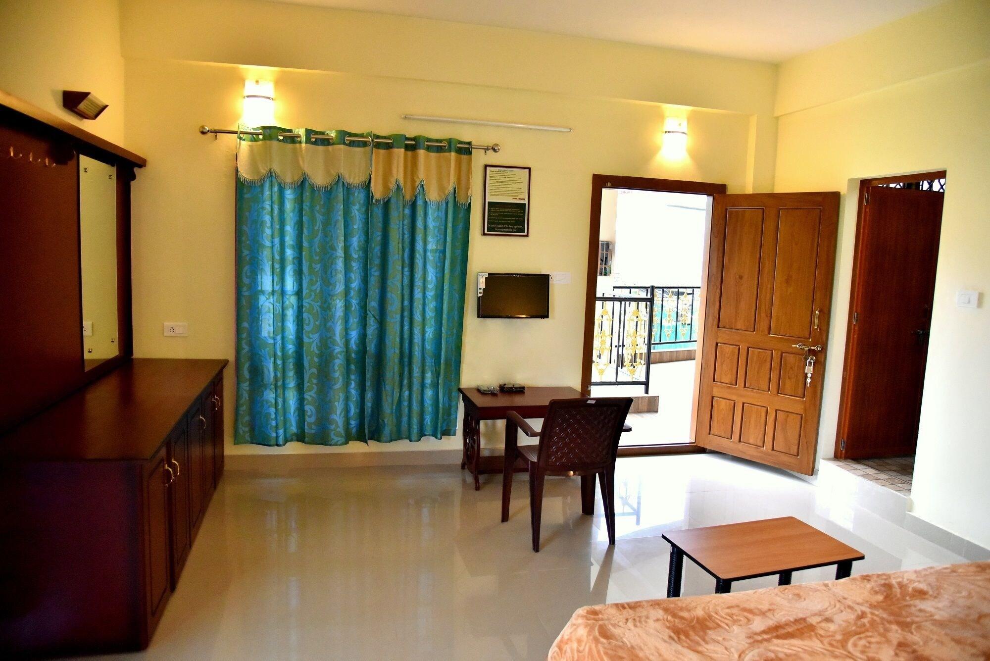Jungle Palace Homestay Thekkady Bagian luar foto