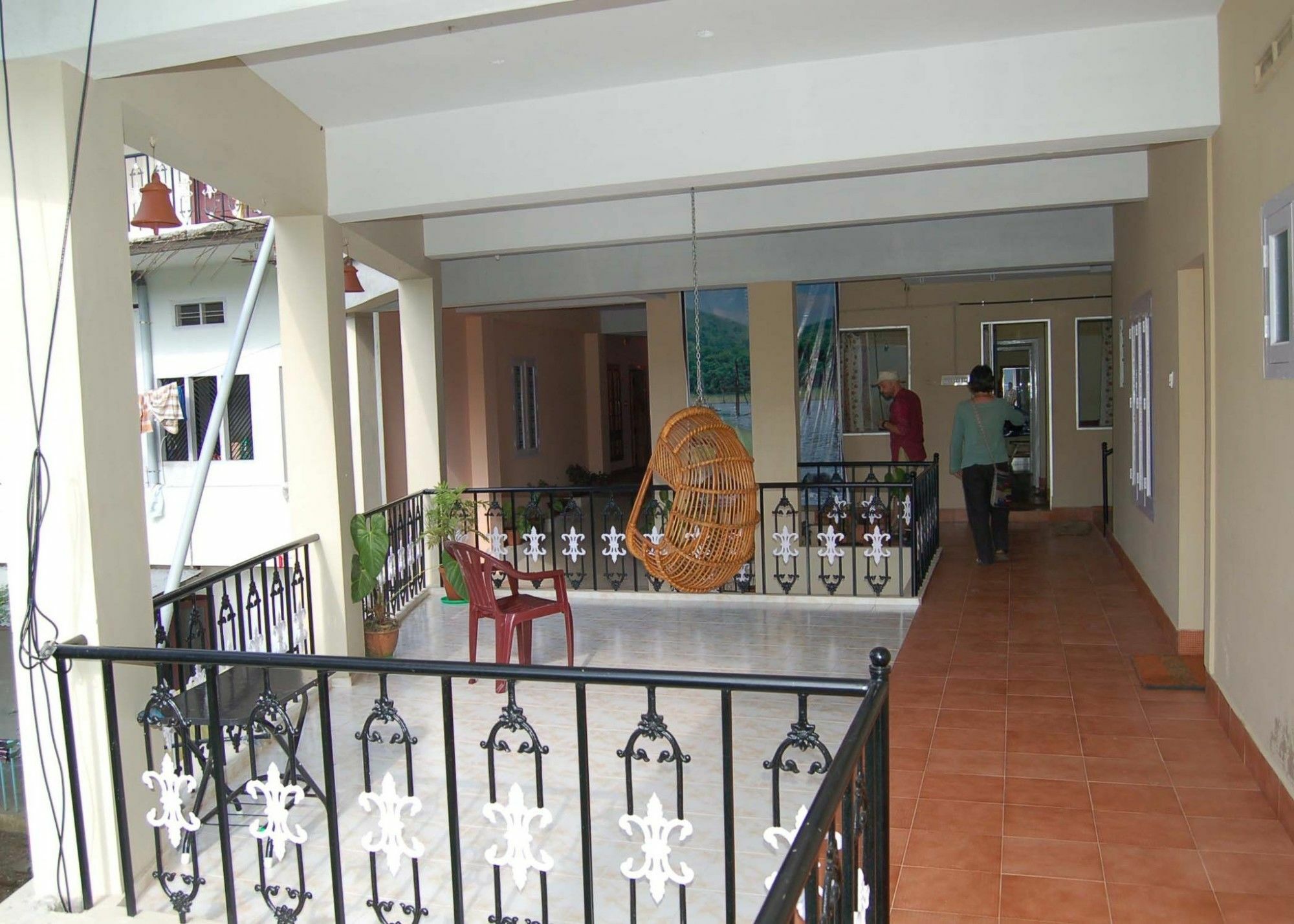 Jungle Palace Homestay Thekkady Bagian luar foto